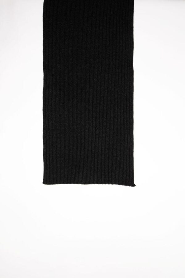UNISEX RIBBED SCARF - Image 3