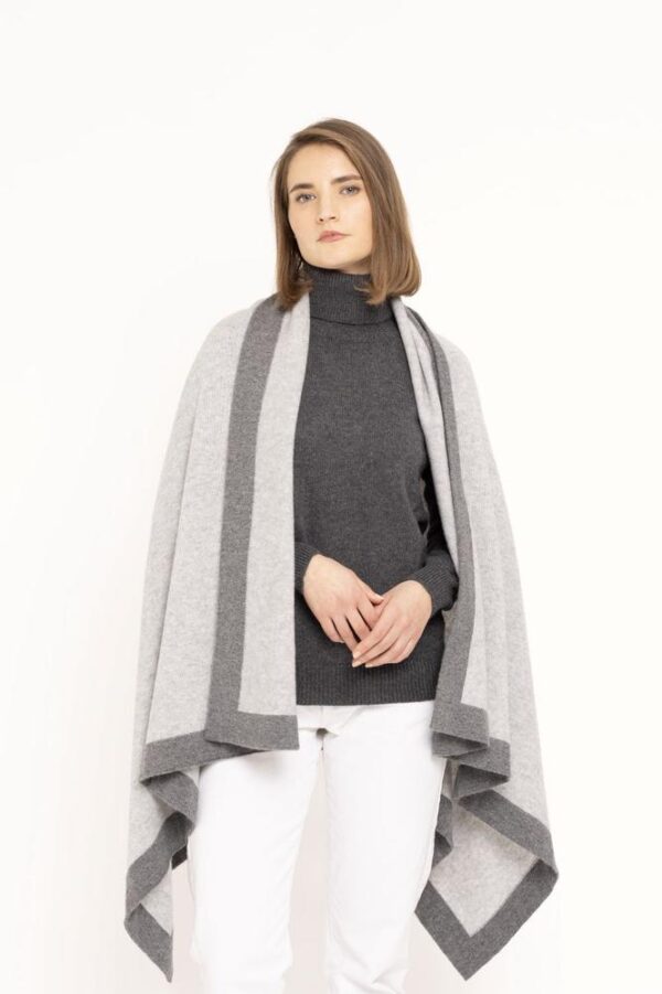 TWO-TONE BLANKET WITH DOUBLE EDGE - Image 2