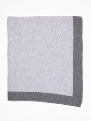 TWO-TONE BLANKET WITH DOUBLE EDGE