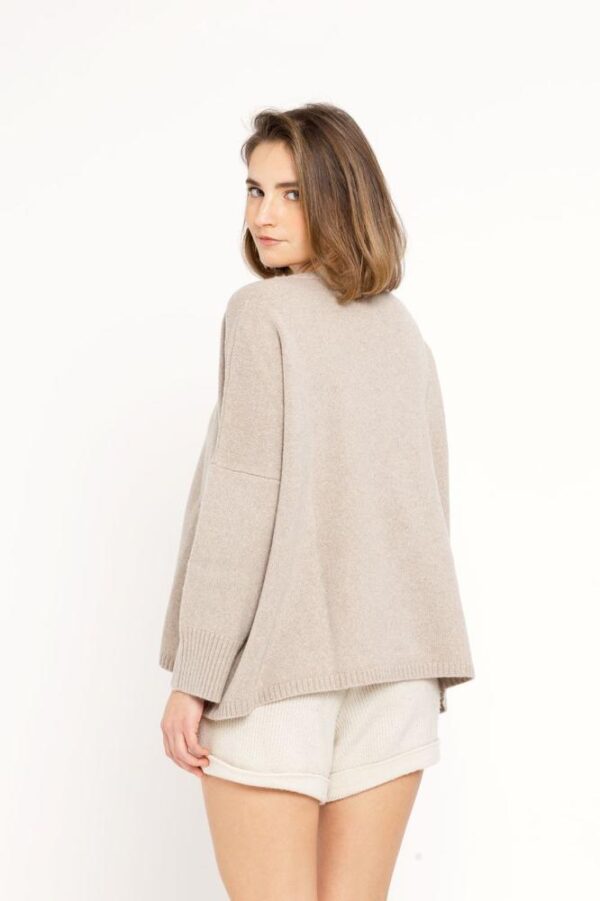 WOMEN'S SEWN BOX SWEATER - Image 5