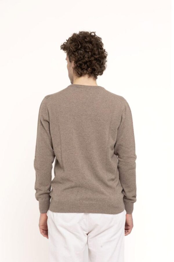 MEN'S V-NECK SEWN FIN. 12 - Image 4